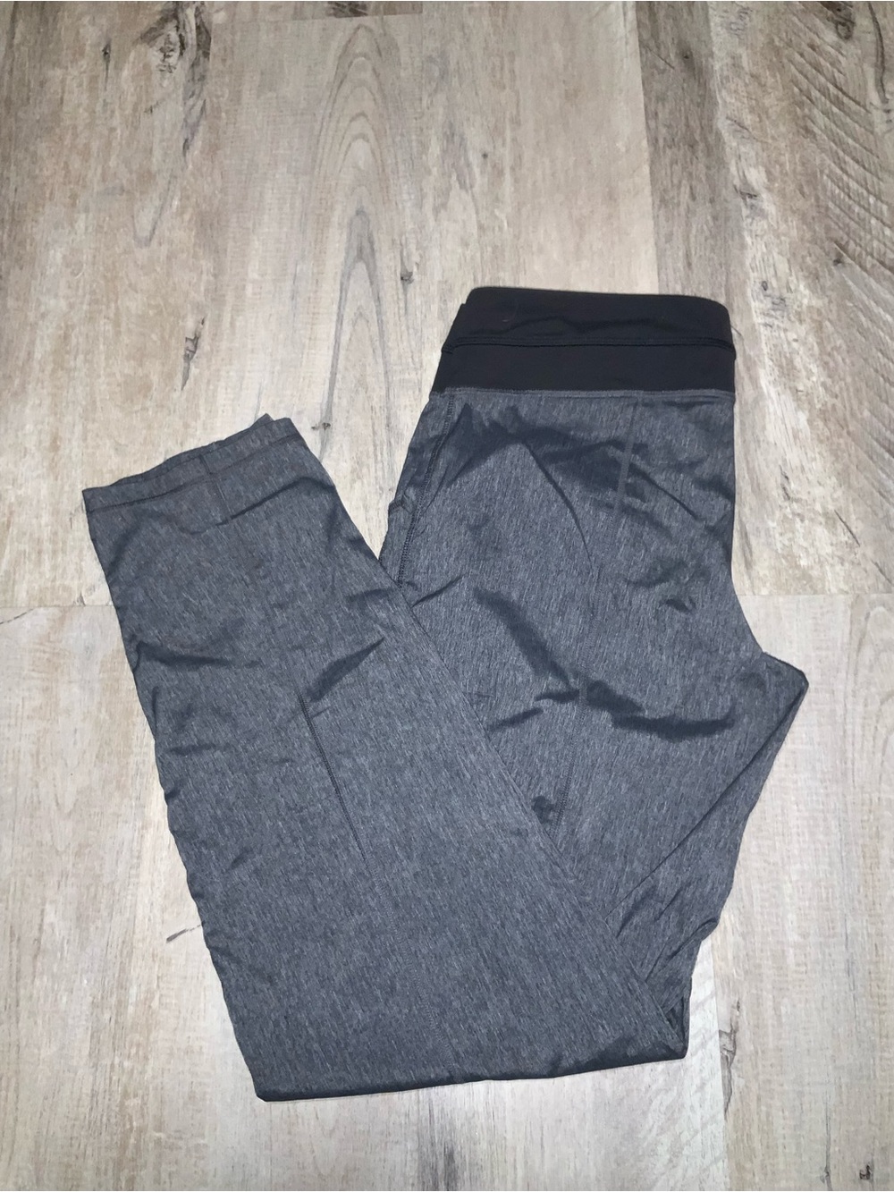 (Bin 28) Lucy, Gray Athletic Leggings with Black Waistband, Size M